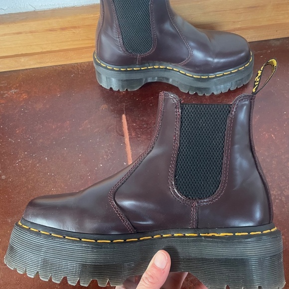 Dr Martens 2976 Burgundy Leather Quad Platform Chelsea Boots - Picture 2 of 7